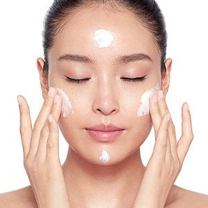 Charlotte Tilbury Magic Cream SPF 15 50ml – Hydrating Anti-Aging Moisturizer for Instant Glow | Made in Italy JZCosmetics.com