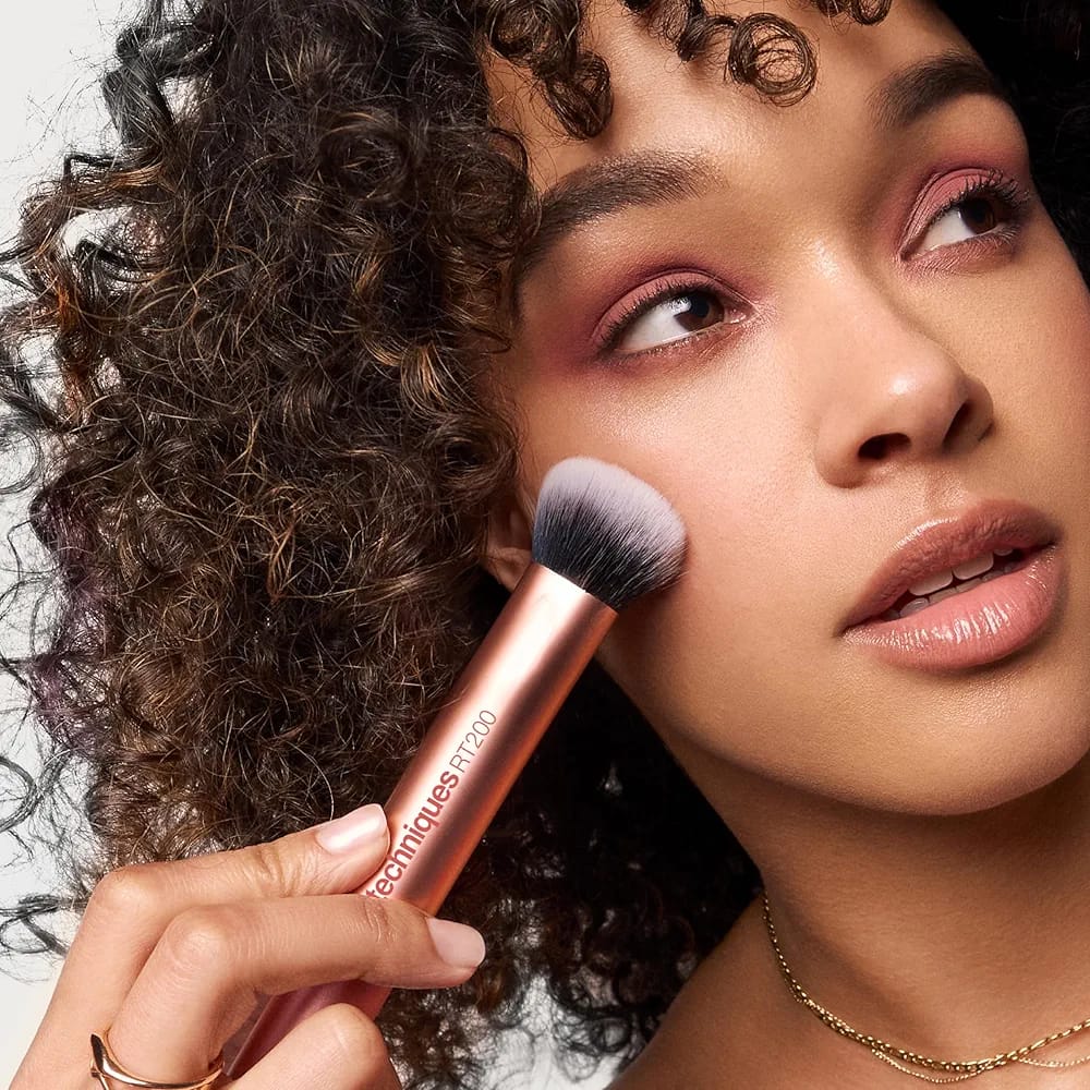 Real Techniques Everyday Essentials Makeup Brush Set with Sponge (2) JZCosmetics.com