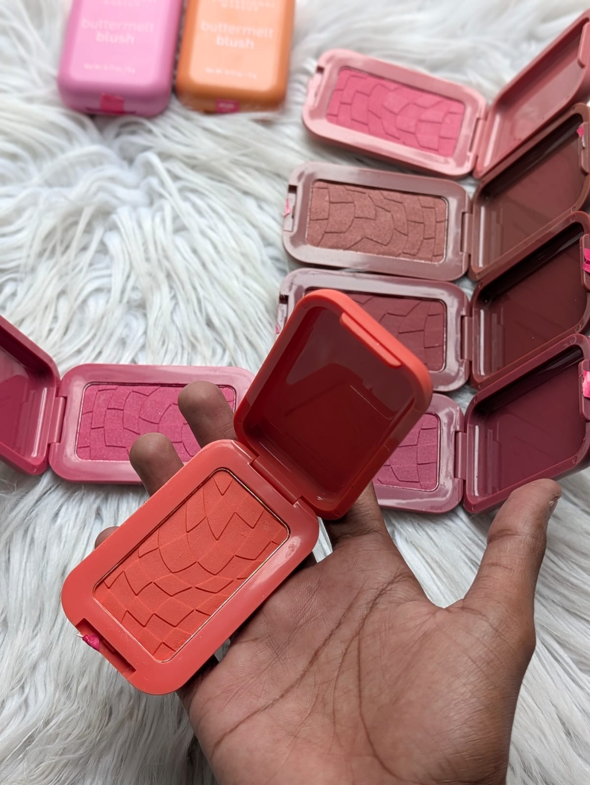 NYX Professional Makeup Buttermelt Blush 5g
Made in Taiwan 
8ps set JZ Cosmetics